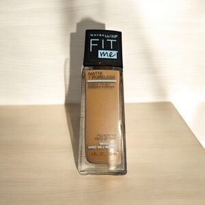 FIT me Matte + Poreless Foundation